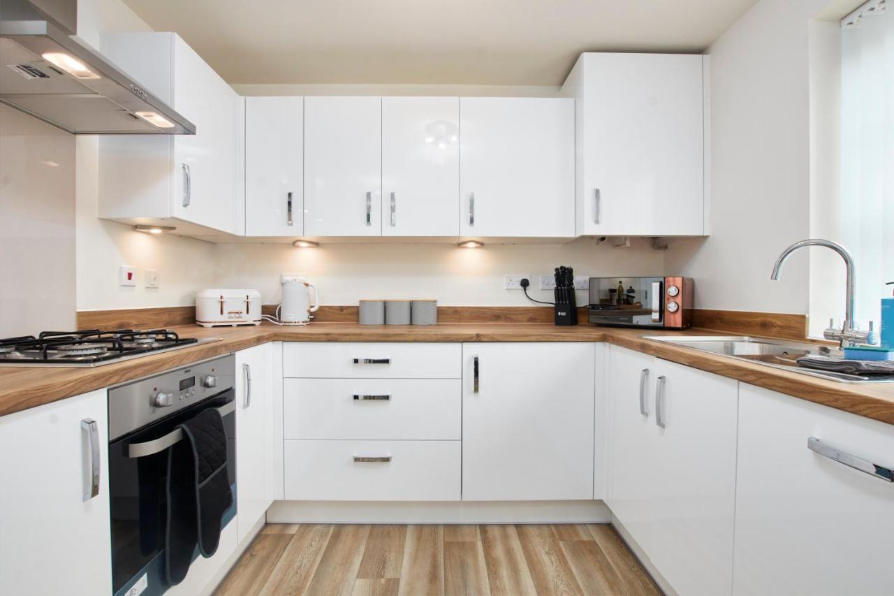 Superb 3Br House In Coventry Sleeps 9 W/Parking Villa Ngoại thất bức ảnh